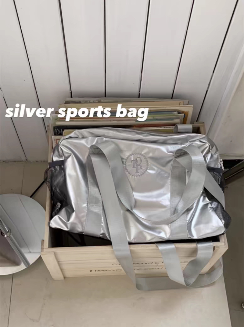 2025 New Shiny Design Fashion Versatile Large Capacity Silver Crossbody Sports Bag
