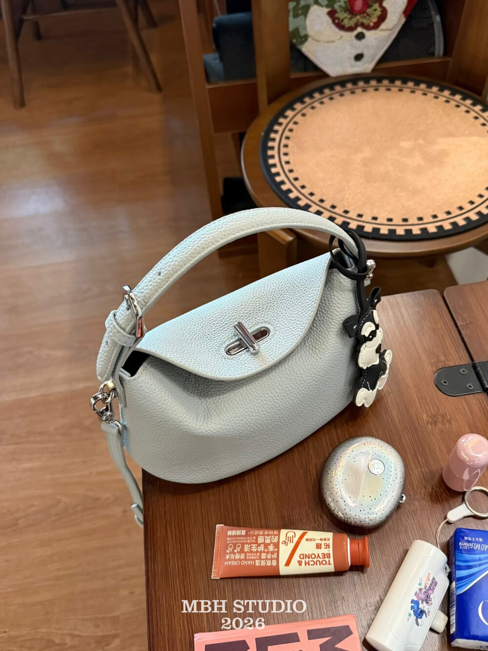 Litchi Grain Top Layer Cowhide Yuanbao Bag Niche Design Versatile Crossbody Handbag with Storage Pouch and Shoulder Strap