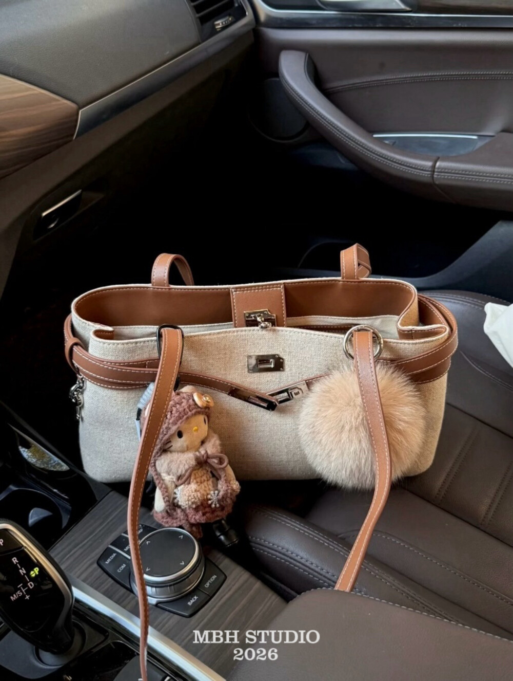 Old Money Style Natural Linen and Leather Large Capacity Commuter Tote Bag Casual Versatile Shoulder Bag with Storage Pouch