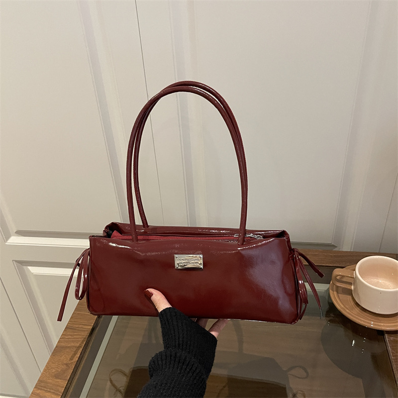 Versatile Cross-Border Women's Bag 2026 Messenger Tote Shoulder Underarm Commuter Baguette Bag